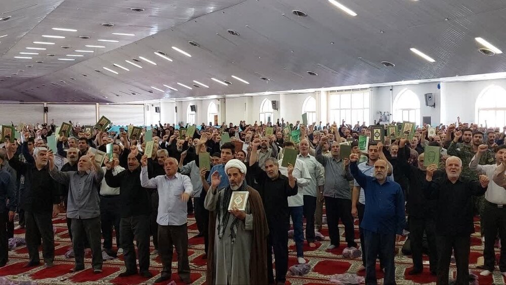 نمازگزاران نهاوندی هتک حرمت به ساحت قرآن را محکوم کردند