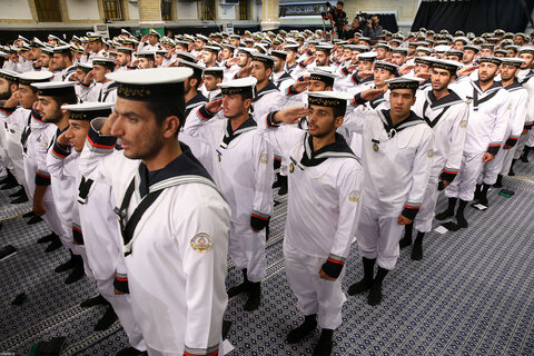 دیدار کارکنان و خانواده‌های ناوگروه ۸۶ ارتش جمهوری اسلامی با رهبر معظم انقلاب