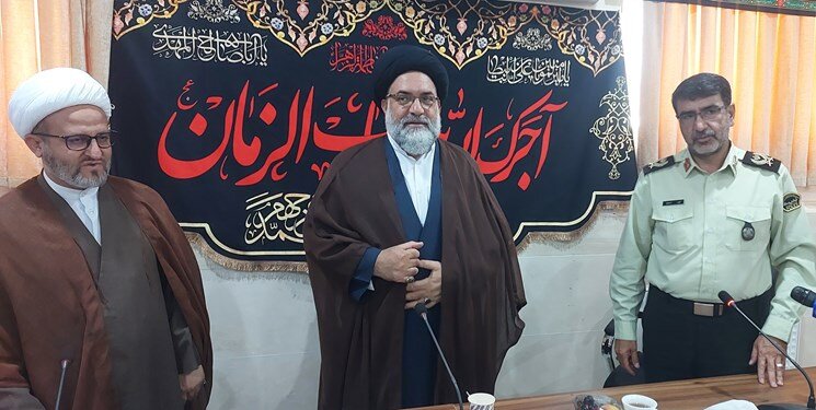 تجلیل ائمه جمعه کهگیلویه و بویراحمد از فرمانده انتظامی استان