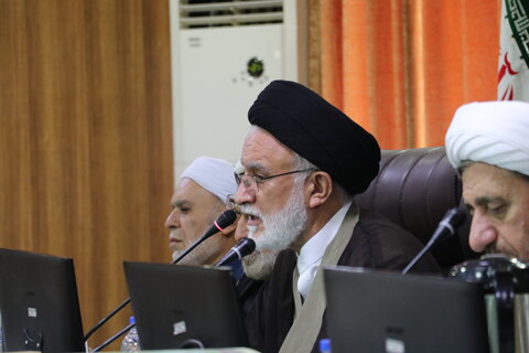 تصاویر| نشست اعضا جامعه روحانیت شیراز و جمعی از علمای اهل سنت با رئیس مرکز حفاظت و اطلاعات قوه قضائیه