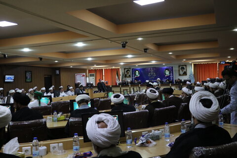 تصاویر| نشست اعضا جامعه روحانیت شیراز و جمعی از علمای اهل سنت با رئیس مرکز حفاظت و اطلاعات قوه قضائیه