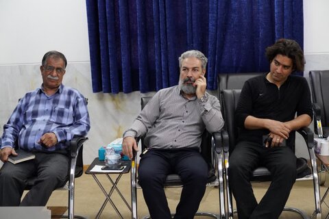تصاویر دیدار دبیران جشنواره ۵ مرداد با نماینده ولی فقیه در لرستان