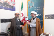 کرمانشاہ میں حوزہ نیوز ایجنسی کے رپورٹر کو اعزاز سے نوازا گیا