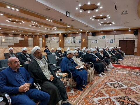 اجلاسیه یک روزه اعضای شورای آموزش مدارس علمیه یزد