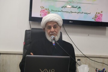 هرکسی که از انقلاب و شهدا فاصله بگیرد والله باخته است