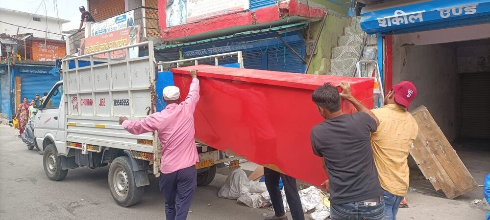 गुरुग्राम में चरमपंथी हिंदुओं के डर से बड़ी संख्या में मुसलमानों का पलायन जारी गुरुग्राम में चरमपंथी हिंदुओं के डर से बड़ी संख्या में मुसलमानों का पलायन जारी