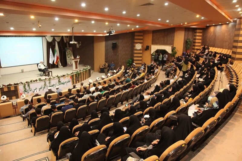 دستاوردهای انقلاب برای دانشجویان تبیین شود