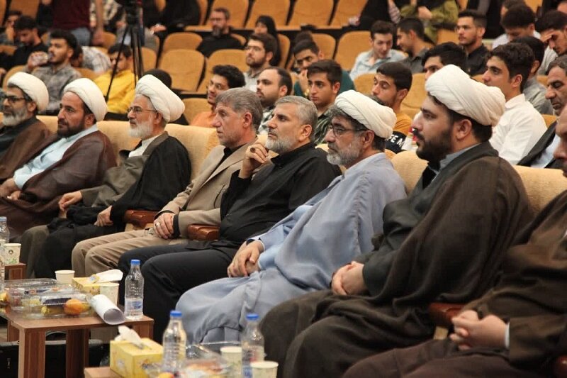 دستاوردهای انقلاب برای دانشجویان تبیین شود