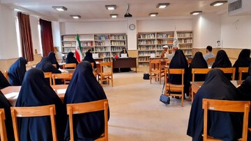 تصاویر/ نشست علمی در مدرسه علمیه ریحانة الرسول ارومیه