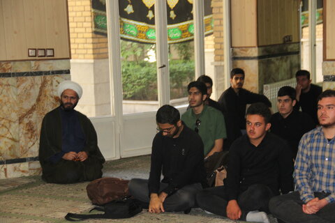تصاویر / دوره میثاق طلبگی با حضور مدیر حوزه علمیه استان قزوین