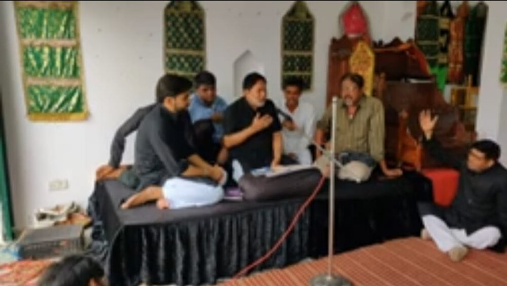 خداوند متعال کے تقرب کیلئے اخلاق کی بلندگی اور وابستگی اور فرشِ عزا مضبوط معتبر علامتیں، مولانا قنبر نقوی سرسوی