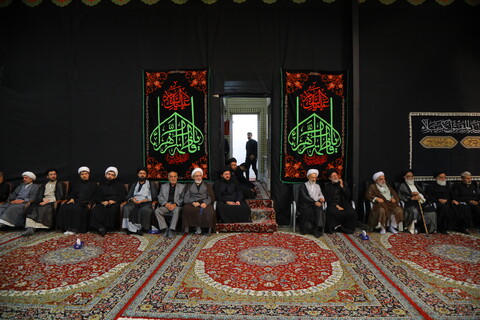 تصاویر / مراسم عزاداری سالار شهیدان (ع) در بیت مرحوم آیت الله هاشمی شاهرودی