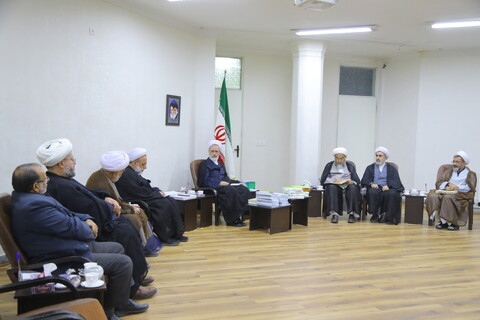 اهمیت بازشناسی اندیشه علمای تراز جهان اسلام/طلاب هندوستان باید مخاطبان اصلی در جریان احیاگری حوزه هند قرار گیرند تصاویر / دیدار اعضای کنگره بین المللی بزرگداشت علامه میرحامدحسین لکهنوی رحمه الله یا آیت الله اعرافی