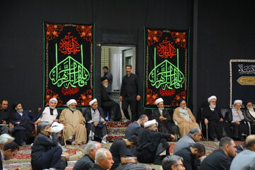 تصاویر / آخرین شب عزاداری ماه محرم در بیت مرحوم آیت الله هاشمی شاهرودی