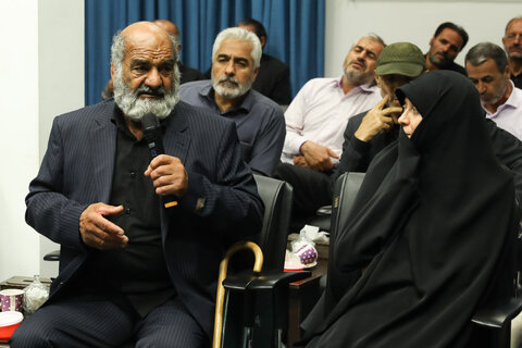 تصاویر / دیدار جمعی از آزادگان سرافراز قزوین با نماینده ولی فقیه در استان قزوین