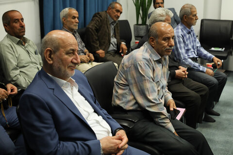 تصاویر / دیدار جمعی از آزادگان سرافراز قزوین با نماینده ولی فقیه در استان قزوین