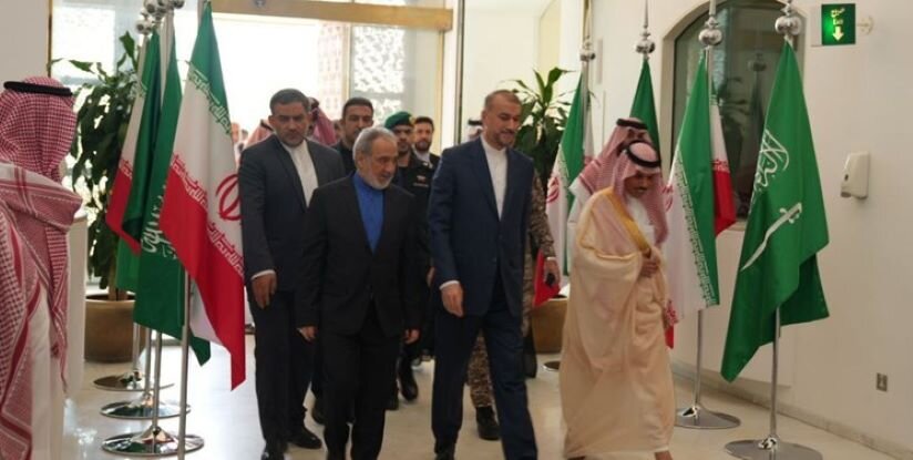 ایرانی وزیر خارجہ کا سعودی عرب کا دورہ / ہم منصب سے بین الاقوامی، علاقائی اور اسلامی دنیا کے امور پر گفتگو