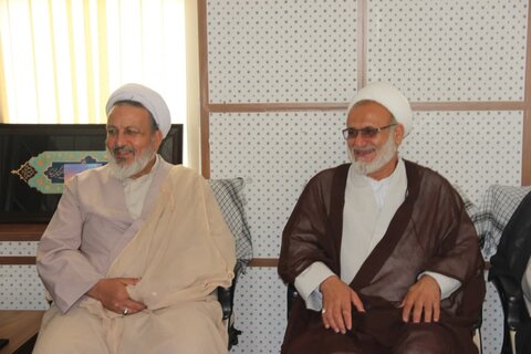 تصاویر / تقدیر مدیر مدرسه علمیه علوی قم از مدیر حوزه علمیه استان قزوین