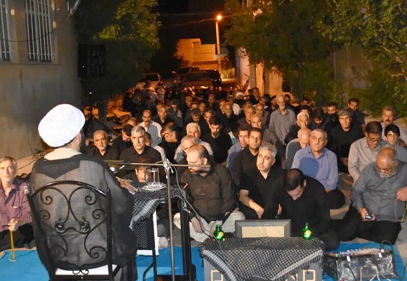 مراسم روضه خوانی در محله های گیلانغرب + عکس