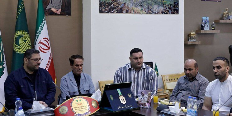 ایرانی پاور لفٹنگ چیمپئن نے اپنا میڈل آستان قدس رضوی کے میوزیم کو ہدیہ کر دیا
