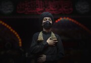 क्या अज़ादारी के प्रोग्राम के लिए मस्जिद को काले कपड़े से ढकना और काले कपड़े पहनना गरूर हैं?