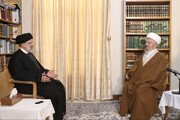 ईरान के राष्ट्रपति की आयतुल्लाह मकारिम शिराज़ी से मुलाकात