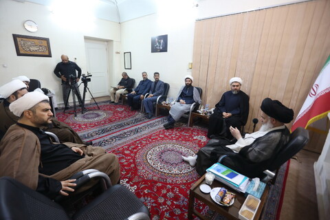 تصاویر/ دیدار رئیس ستاد کانون های فرهنگی هنری مساجد کشور با آیت الله بوشهری