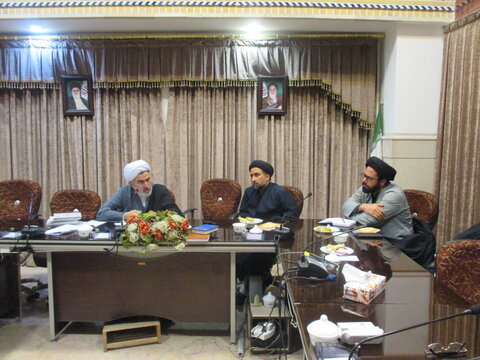 تصاویر/ نشست جمعی از نخبگان با معاون پژوهش حوزه