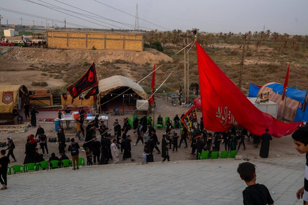 وزير الداخلية يدعو لعدم بقاء زوار الاربعين لاكثر من اسبوع في العراق وزير الداخلية يدعو لعدم بقاء زوار الاربعين لاكثر من اسبوع في العراق