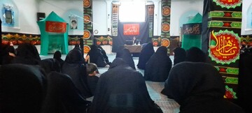 تصاویر/ اجرای نمایش تنهاترین سردار در موسسه آموزش عالی ریحانة الرسول ساوه