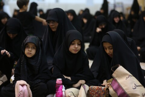 تصاویر/ اجتماع بانوان زینبی  و دختران فاطمی با حضور «سه ساله های حسینی»