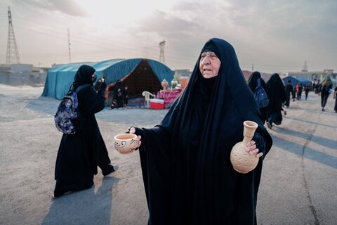 تصاویر/ فعالیت موکب های عراقی در مسیر پیاده روی اربعین