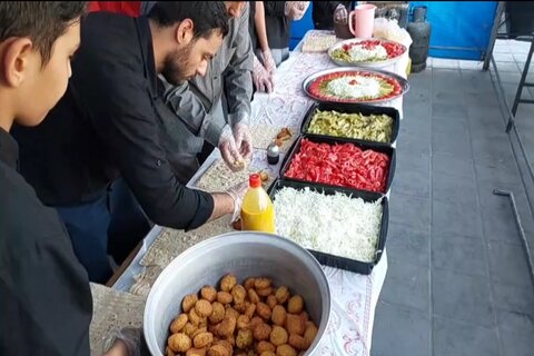 تصاویر/ پذیرایی از مردم کرمانشاه در سالروز حضرت رقیه خاتون(سلام الله علیها)