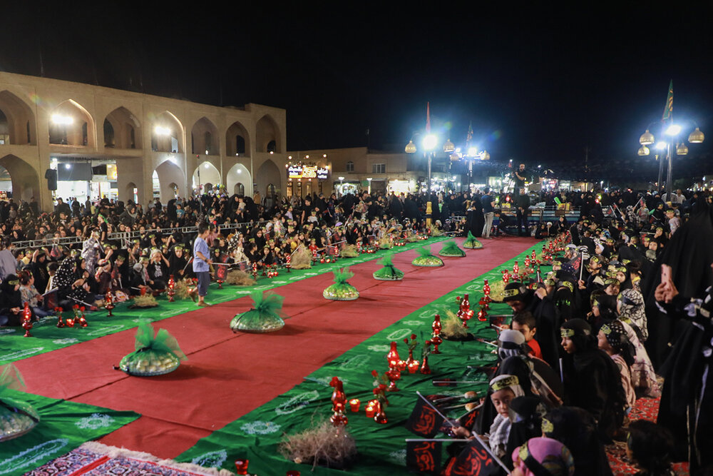 بزرگترین سفره حضرت رقیه (س) در یزد گسترده شد + عکس