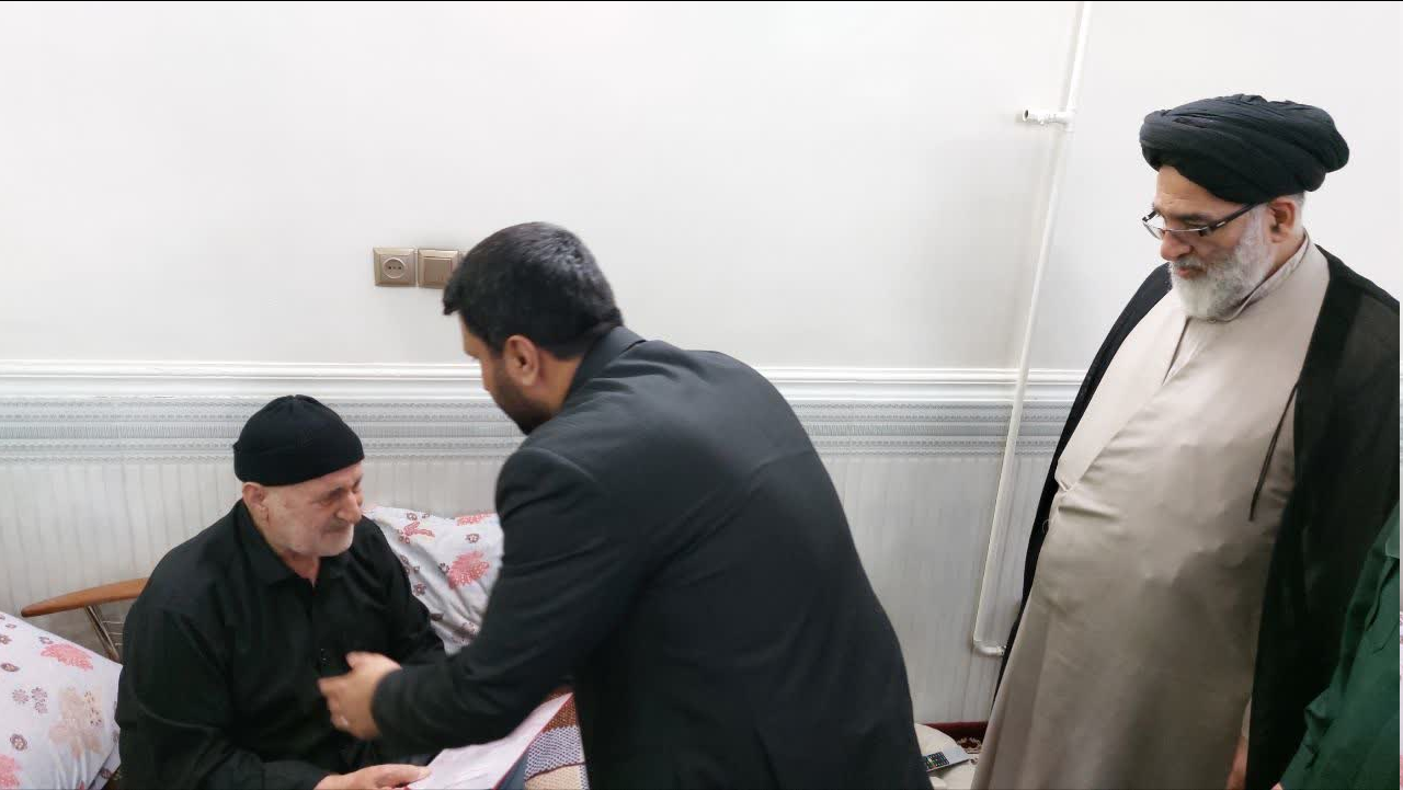 خانواده شهدای کارمند در ورامین تجلیل شدند + عکس