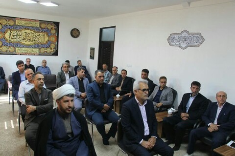 تصاویر/ دیدار اعضای شورای اداری تکاب با امام جمعه این شهرستان به مناسبت آغاز هفته دولت