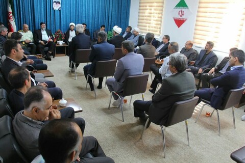 تصاویر/ دیدار اعضای شورای اداری تکاب با امام جمعه این شهرستان به مناسبت آغاز هفته دولت