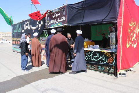 تصاویر/ خدمات رسانی مواکب اربعینی به زوار امام حسین در شهرستان نقده