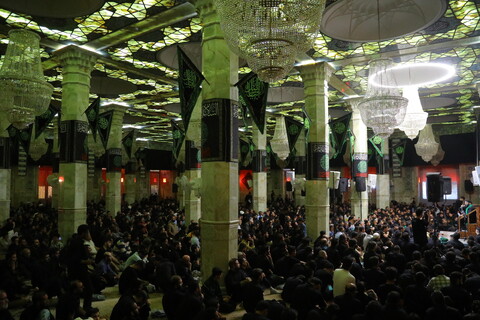 تصاویر / مراسم عزاداری شب شهادت امام حسن (ع) در مسجد اعظم قم