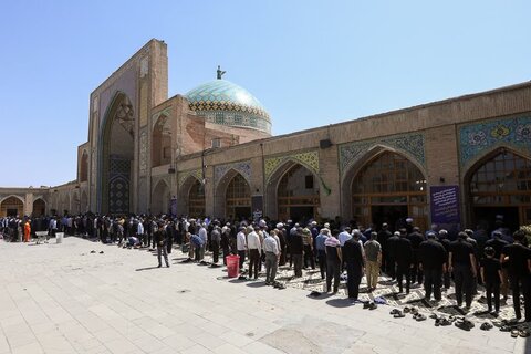 تصاویر/ نماز جمعه قزوین از قاب دوربین