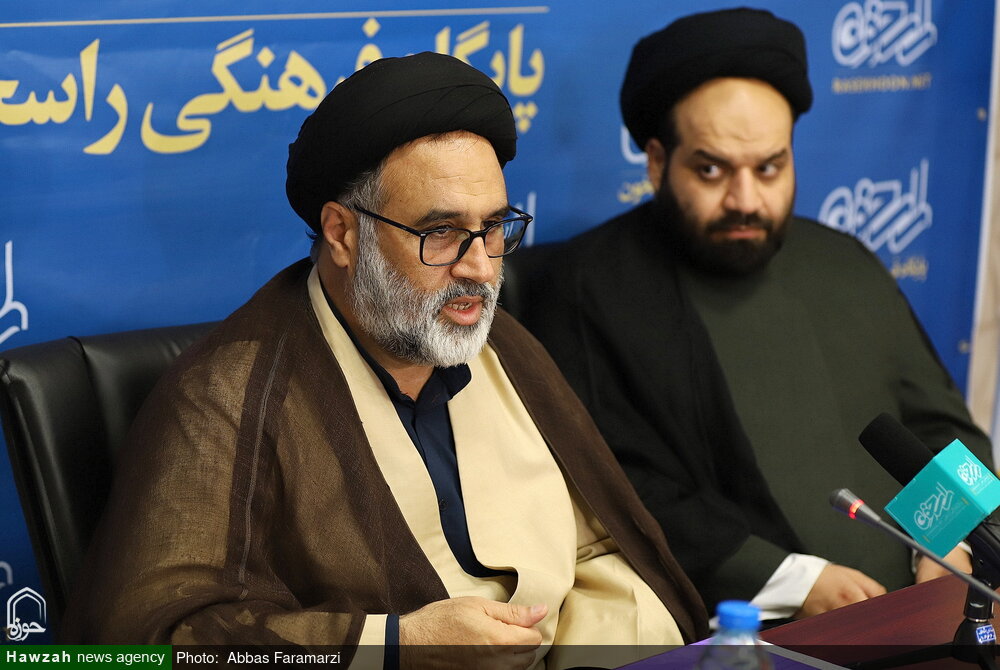 گزارشی از نشست «بررسی ابعاد و خاستگاه رسانه ای غرب از هتک ساحت قدسی قرآن کریم» در قم