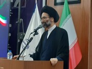 تبعیت از رهبری موجب حفظ عزت انقلاب اسلامی ایران است