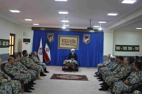 دیدار فرمانده و معاونین پدافند نیروی هوایی ارتش استان با امام جمعه بوشهر