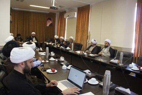 تصاویر / نشست مدیر حوزه علمیه استان قزوین با مدیران ومعاونین مدارس علمیه استان
