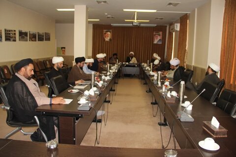 تصاویر / نشست مدیر حوزه علمیه استان قزوین با مدیران ومعاونین مدارس علمیه استان