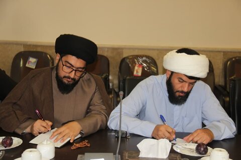 تصاویر / نشست مدیر حوزه علمیه استان قزوین با مدیران ومعاونین مدارس علمیه استان