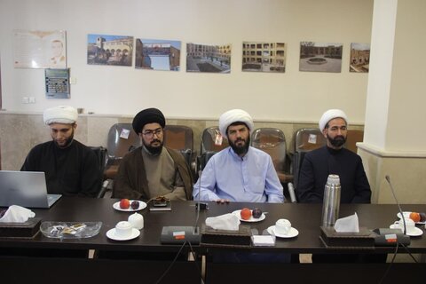 تصاویر / نشست مدیر حوزه علمیه استان قزوین با مدیران ومعاونین مدارس علمیه استان