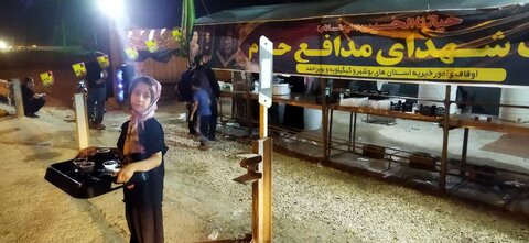 خدمات رسانی موکب شهدای مدافع حرم به زائرین اربعین حسینی