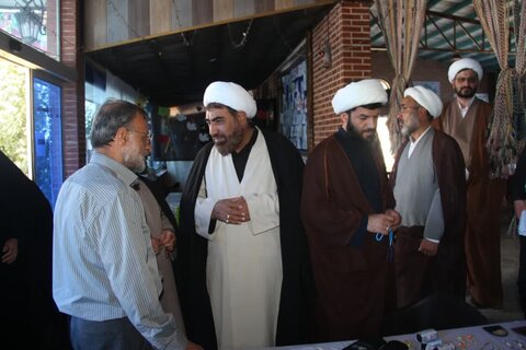 تصاویر/ بازدید مدیرحوزه علمیه استان قزوین از فعالیت های فرهنگی موکب الشهدای شهرستان آوج