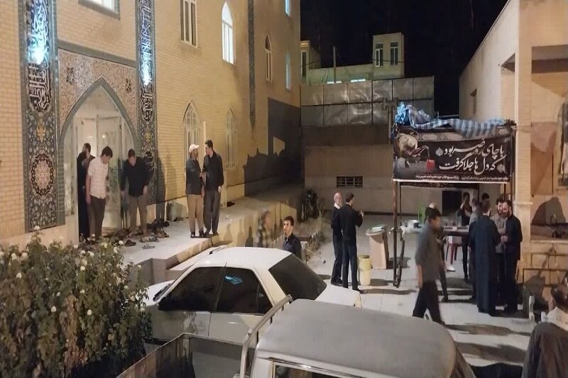 موکب مدرسه علمیه امام خمینی(ره) اسلام آبادغرب در خدمت زائران اربعین